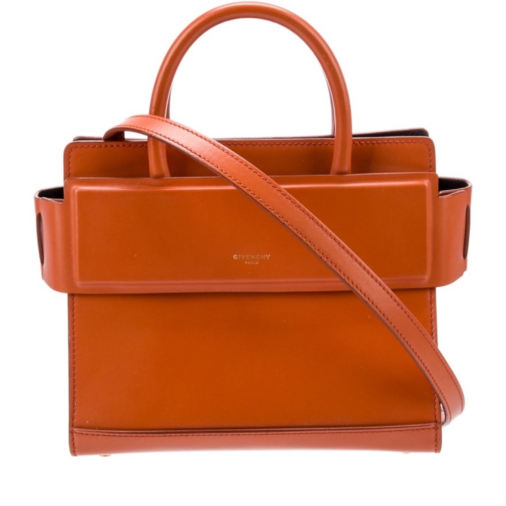 Givenchy
Leather Handle Bag